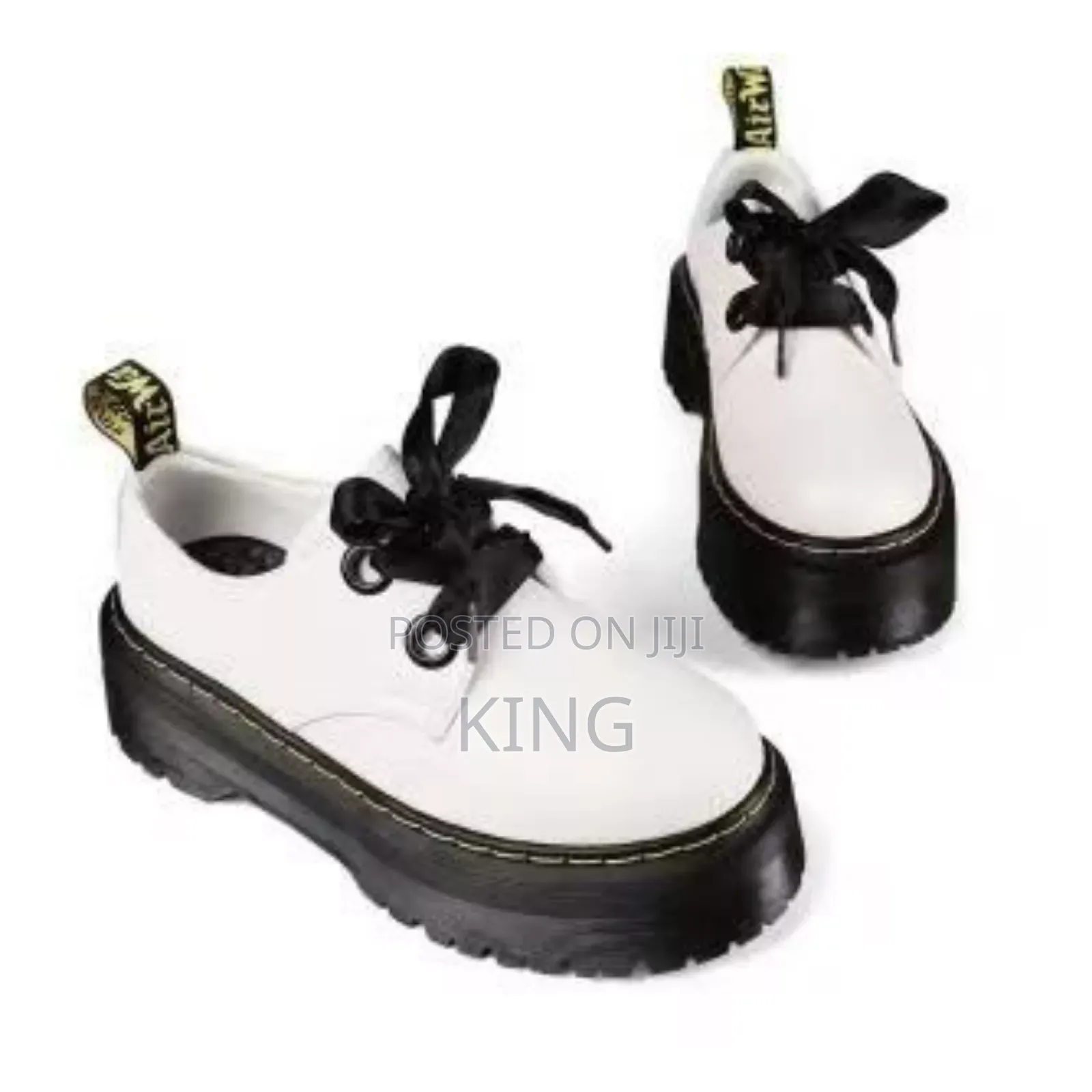 Dr. Martens - Stringate Smooth White