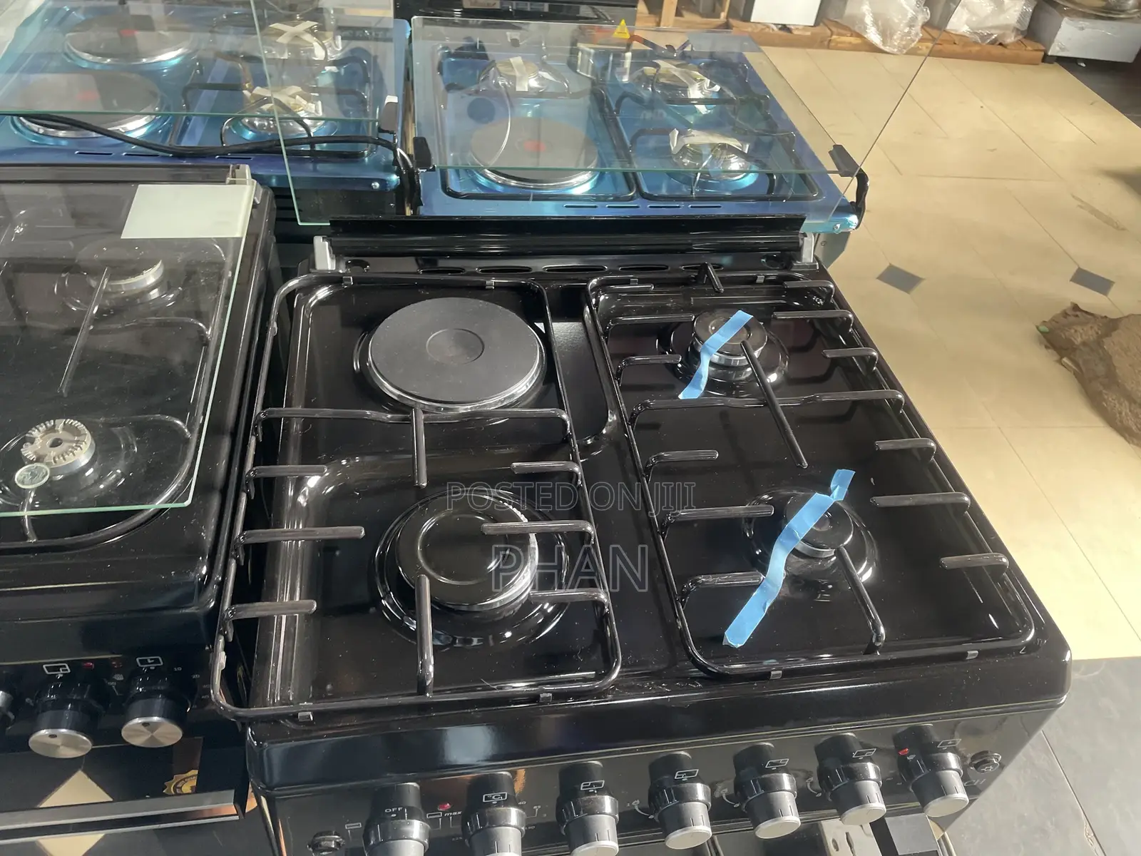 60 by 50 Brand New Cooker