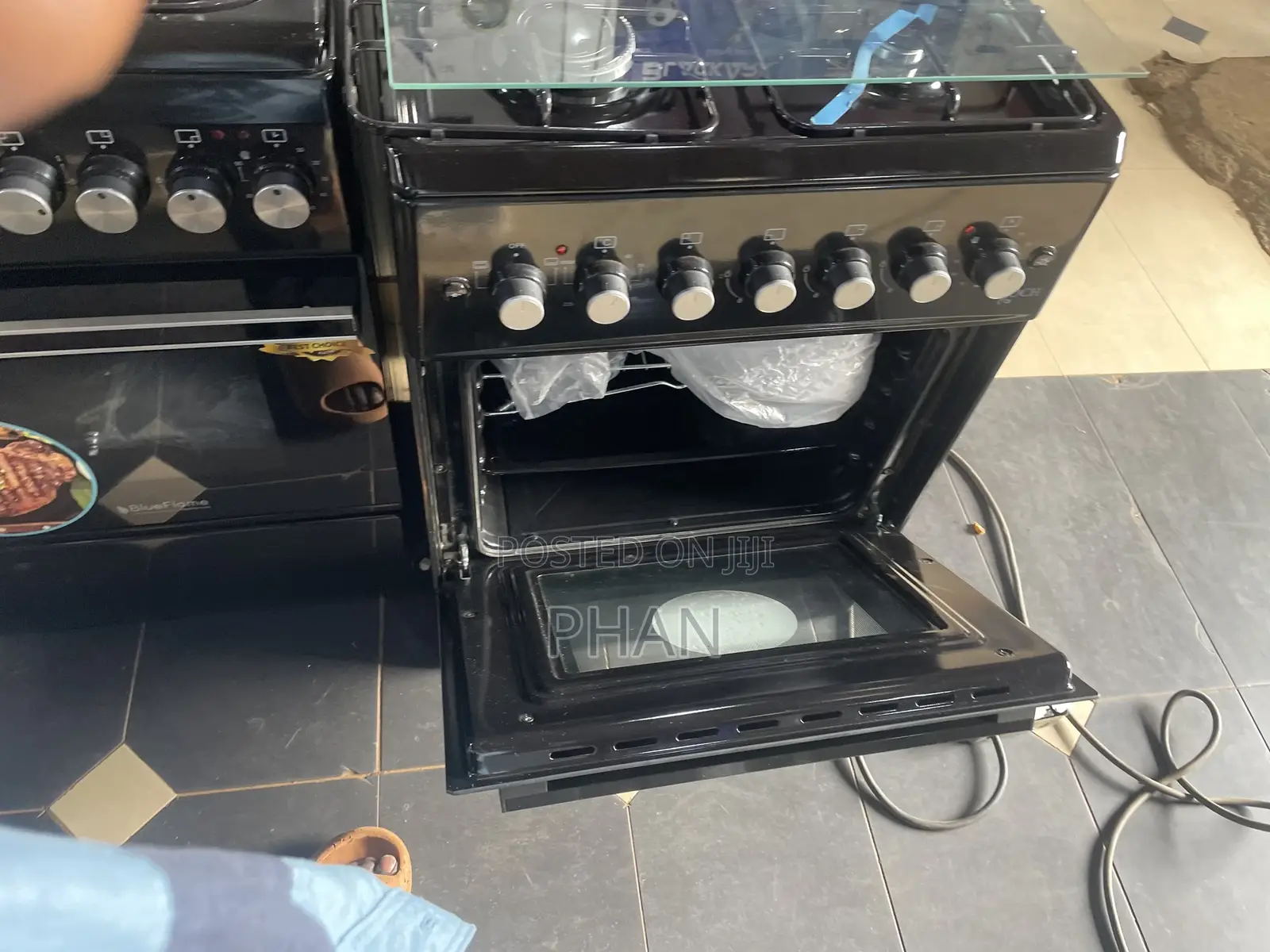 60 by 50 Brand New Cooker
