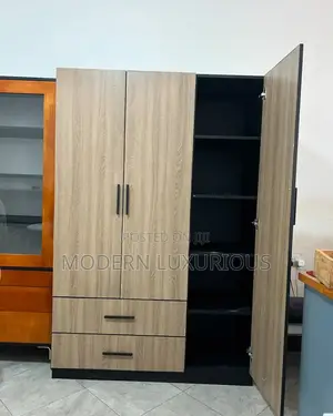 Kabati La Milango Mitatu /Bei Tupo /Barakuda Brown Wardrobe/