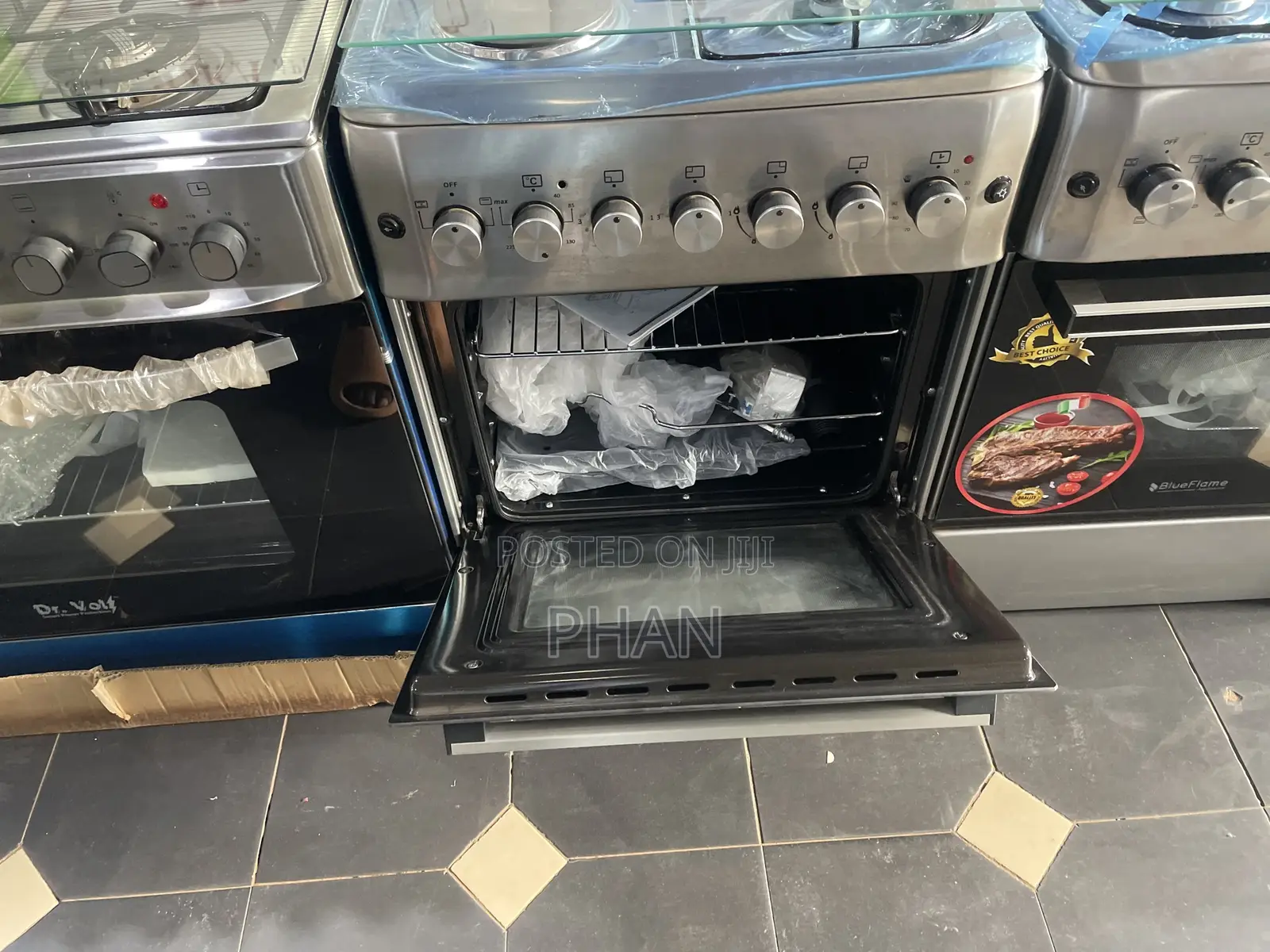 2 v 2 Silver Blue Flame Brand New Cooker