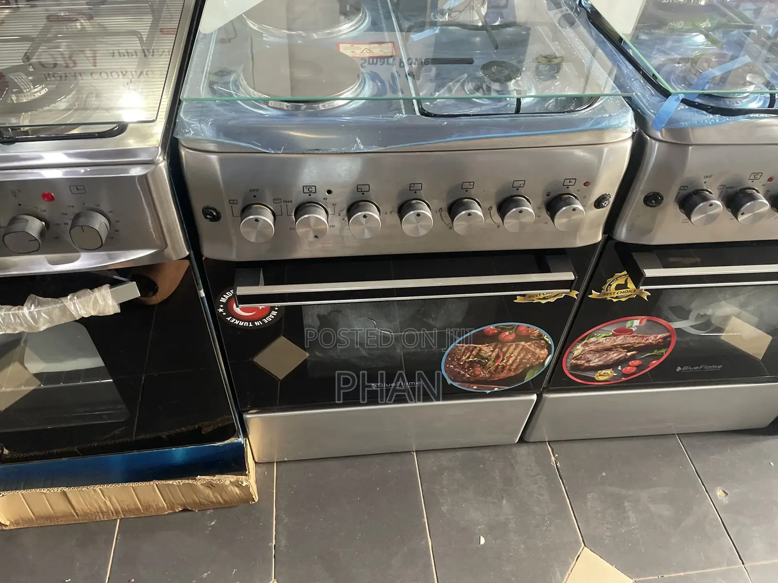 2 v 2 Silver Blue Flame Brand New Cooker