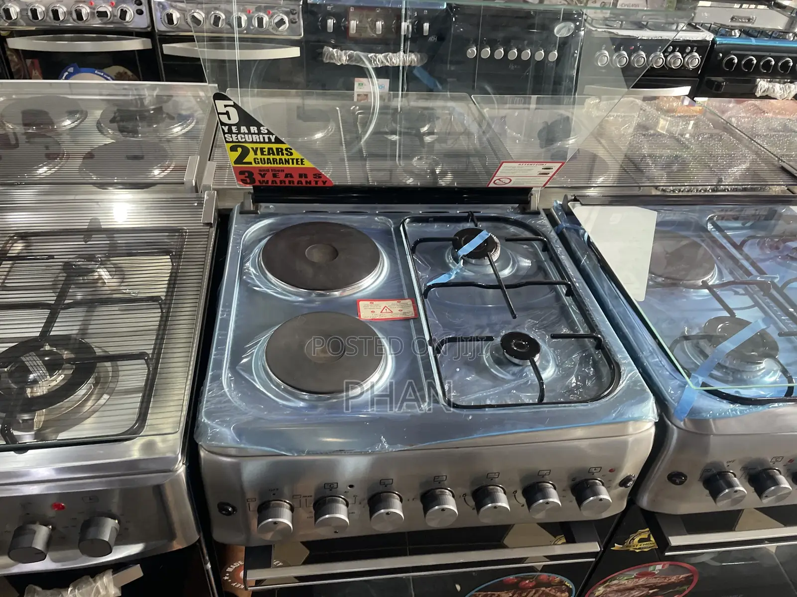 2 v 2 Silver Blue Flame Brand New Cooker