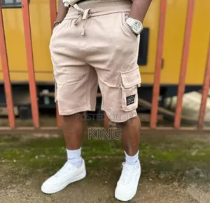 Genial Cargo Shorts