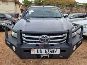 Toyota Hilux 2016 Gray