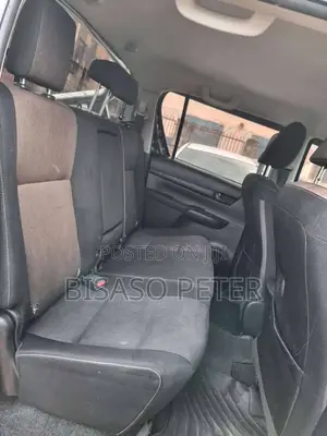Toyota Hilux 2016 Gray