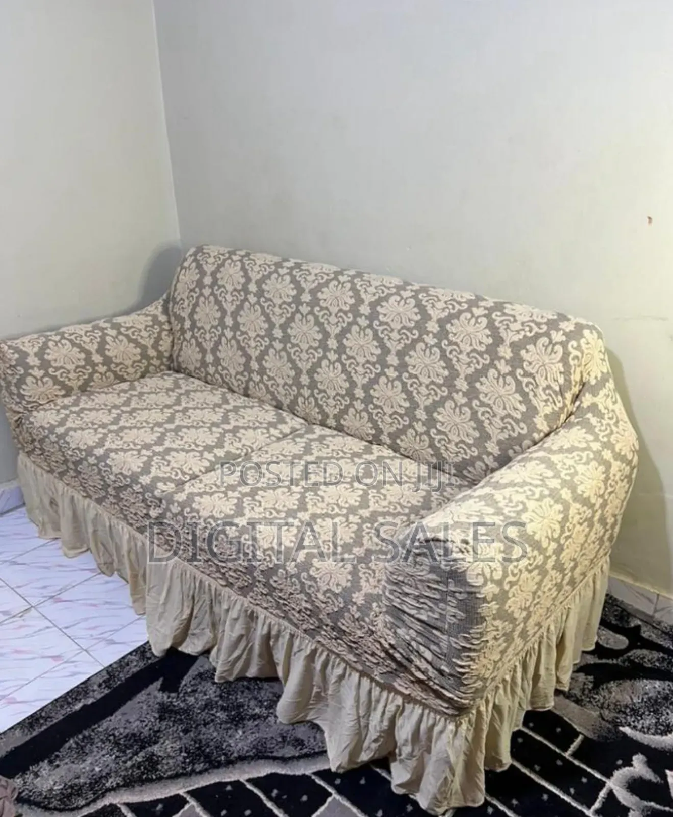 3.2.1 Sofa Cover Set
.Cream