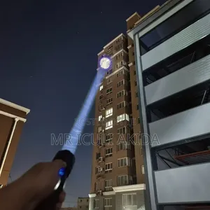 7200mah Large Capacity 30w Rechargeable Led Torch Flashlight