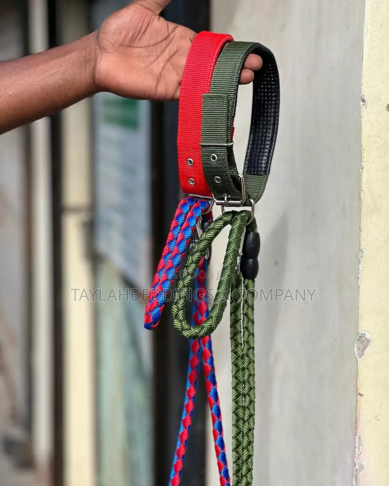 Double Dog Leash Perfect for Different Types of Dogs