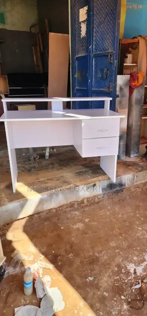 Office Table/ Ngumu Imara /
Modern Office Desk/