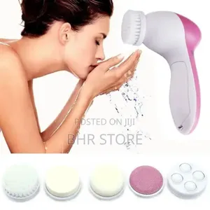 Facial Cleansing Brush
