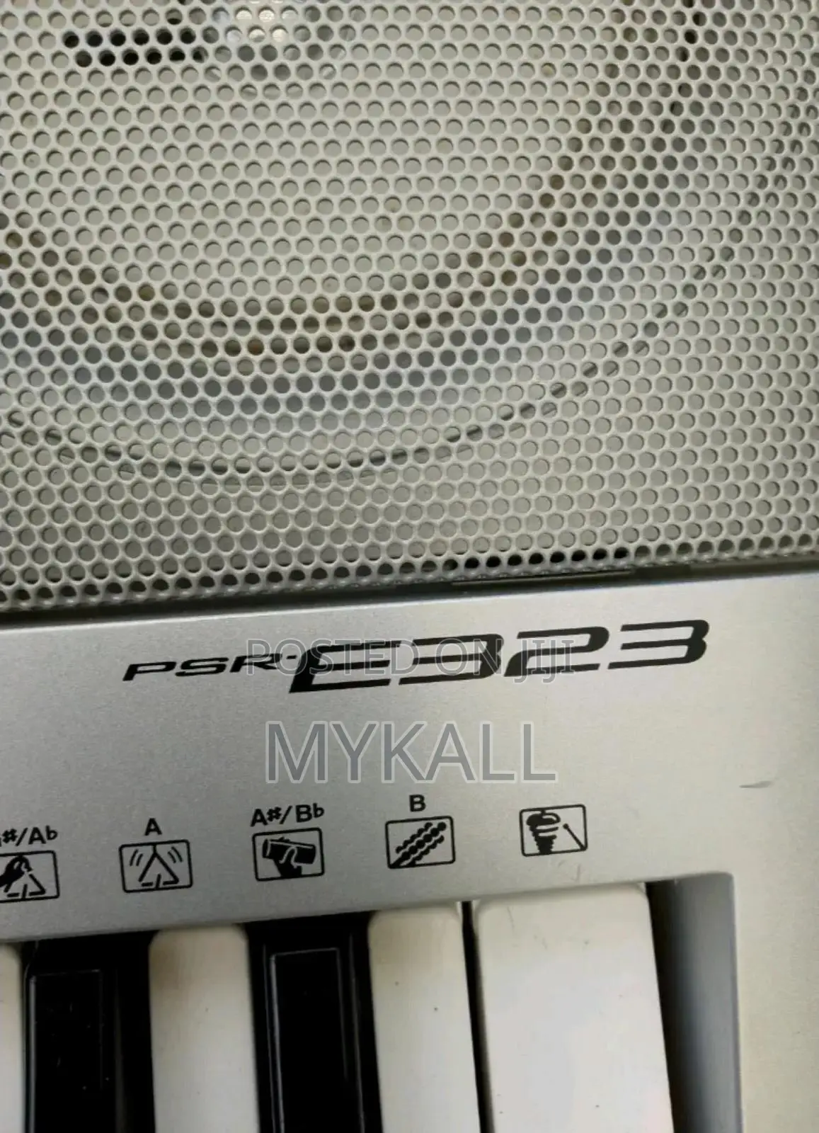 Yamaha Psr E323 Keyboard (61 Keys)