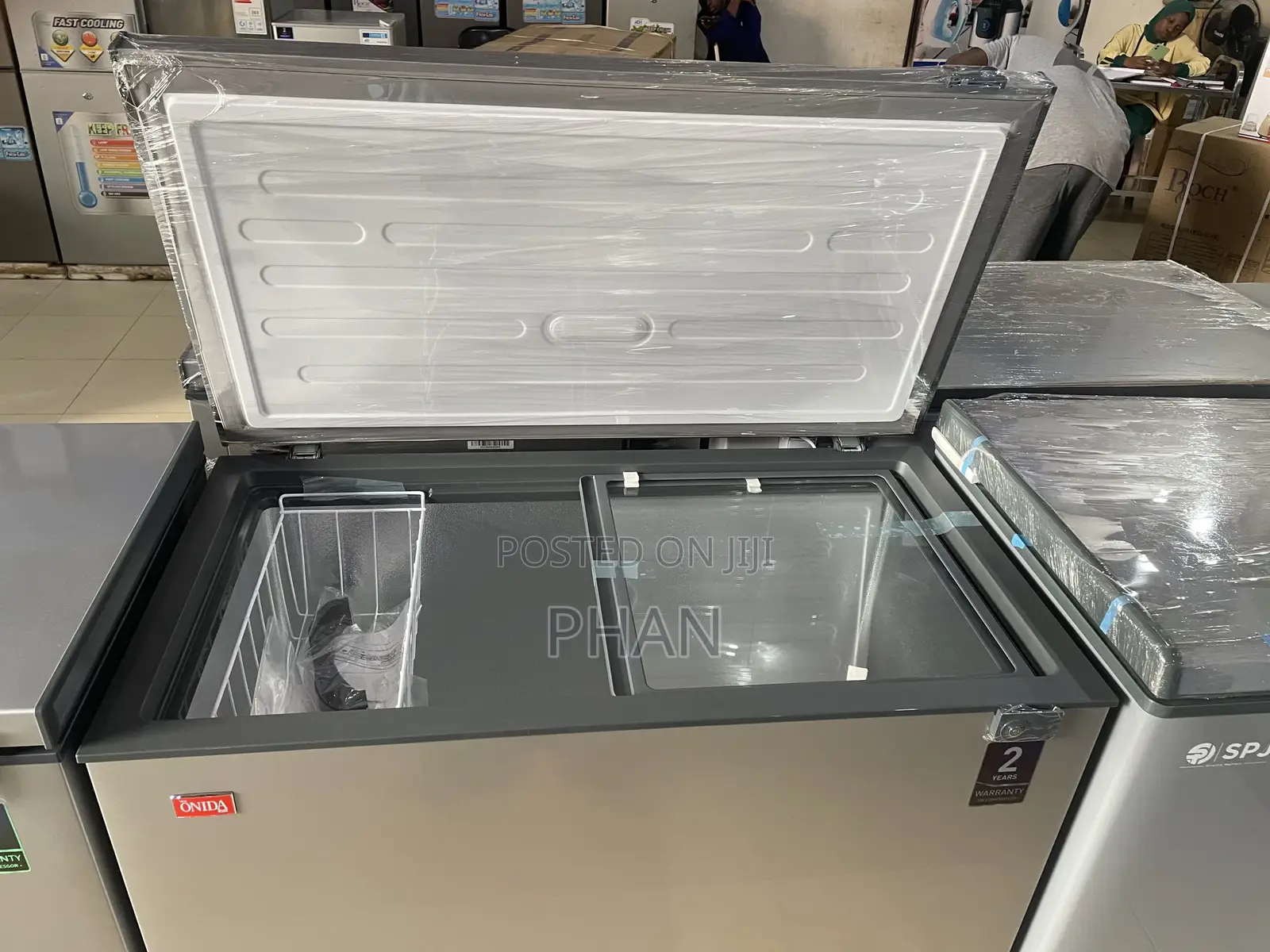 Onida 400 Litre Deep Freezer