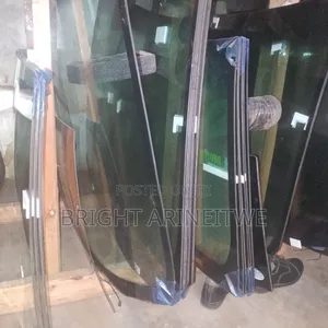 Front Windscreen for Toyota Noah, Alphard, Fielder.