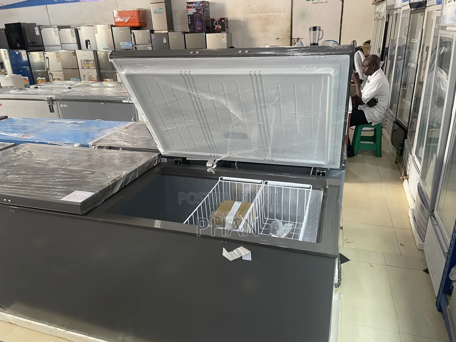 700 Litres Deep Freezer