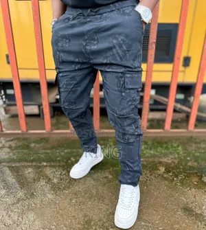Zara Solo Cargo Pants