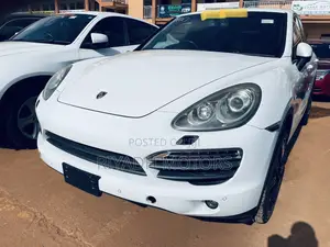 Porsche Cayenne 2012 White