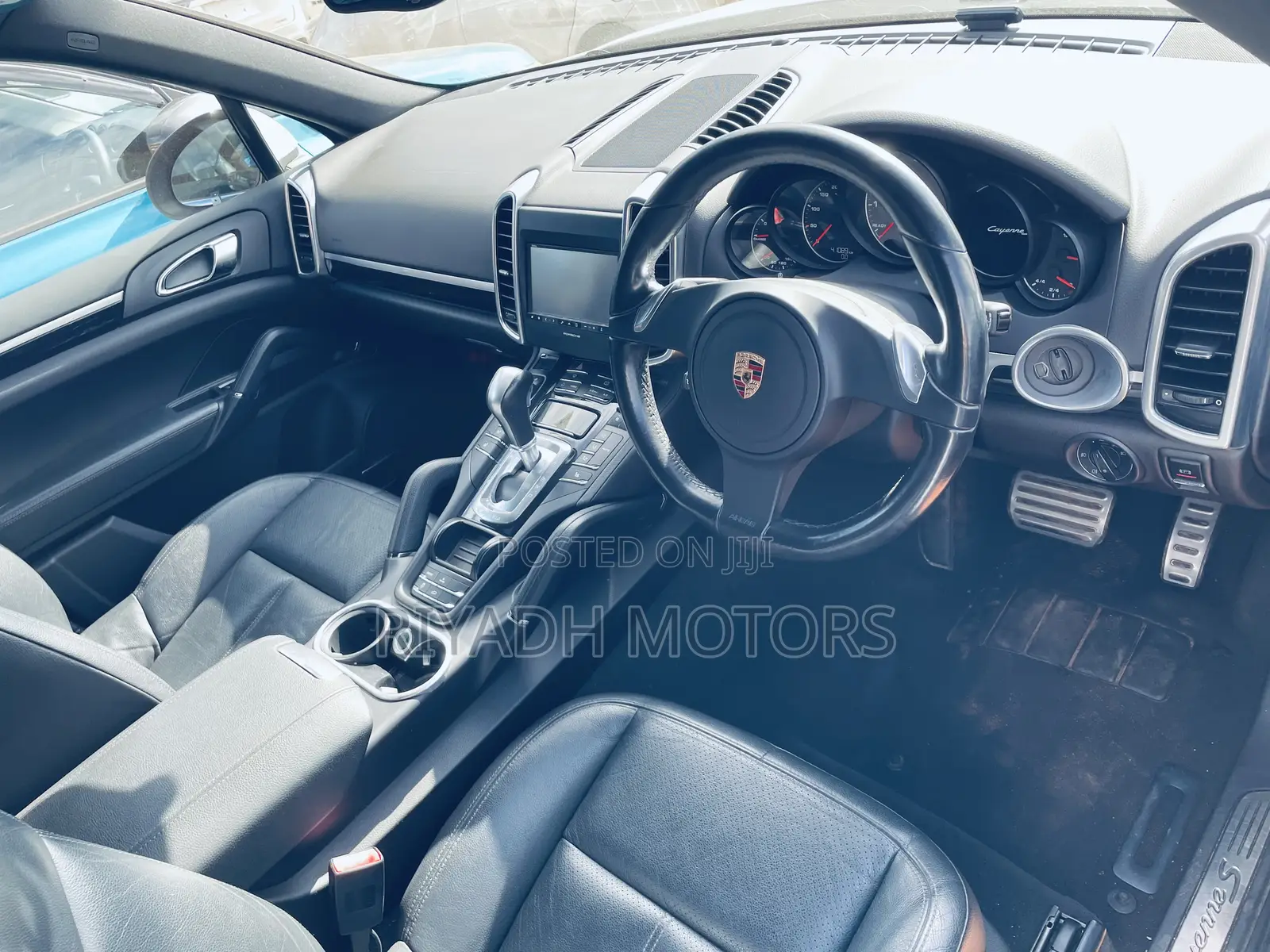 Porsche Cayenne 2012 White