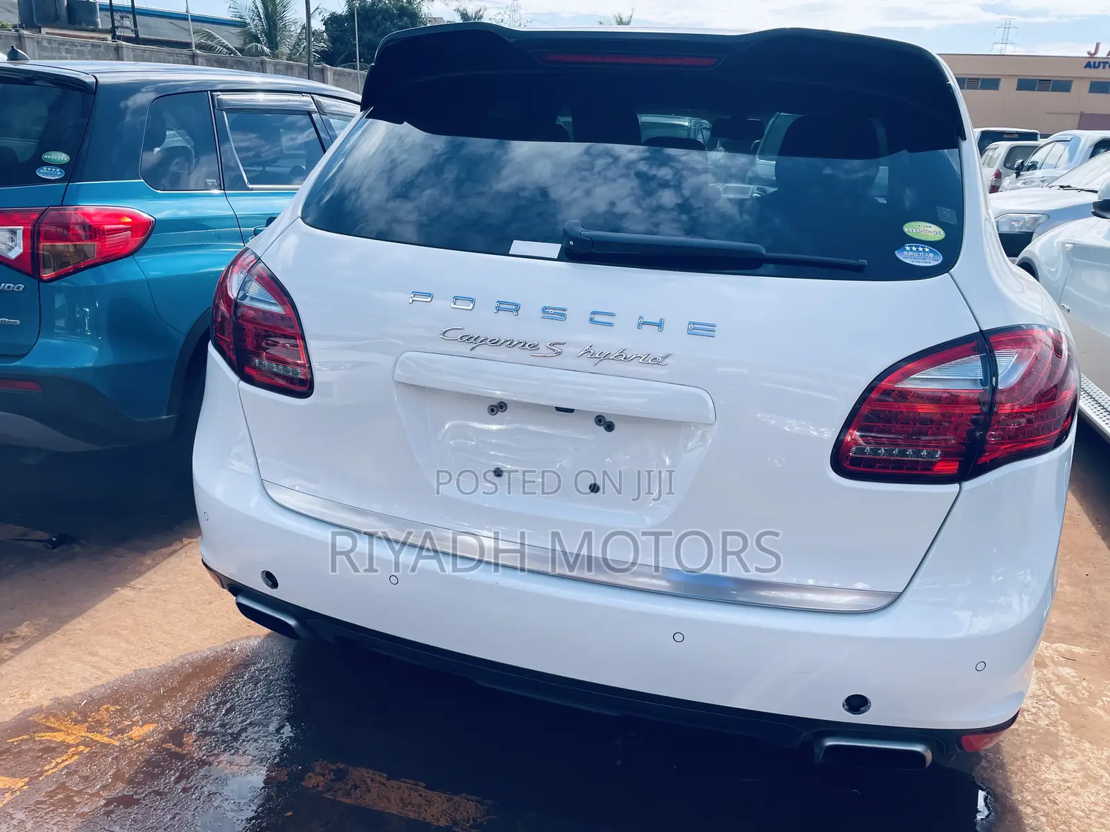 Porsche Cayenne 2012 White