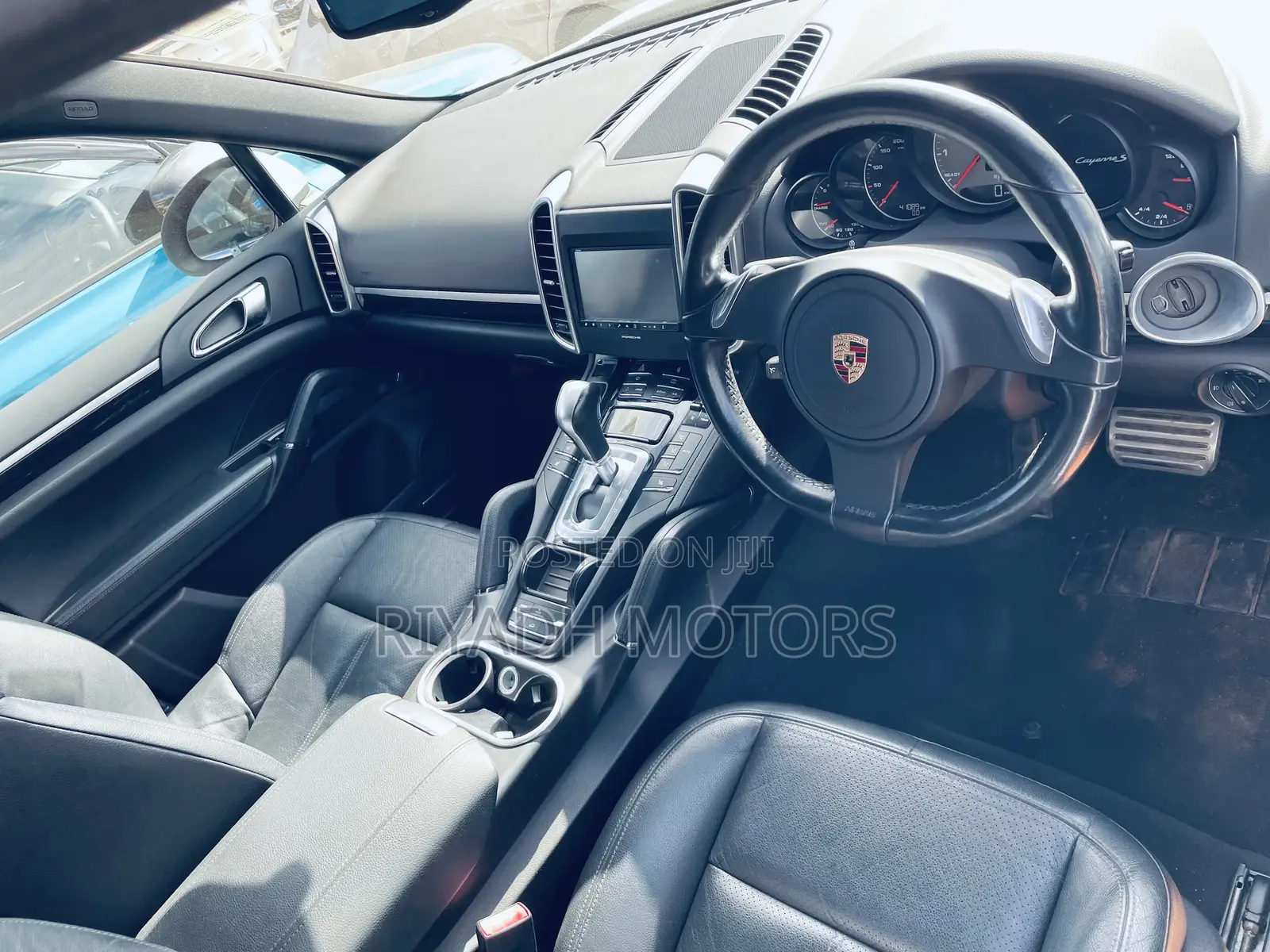 Porsche Cayenne 2012 White