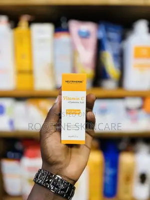 Neutriherbs Vitamin C + Hyaluronic Acid Brightening Serum