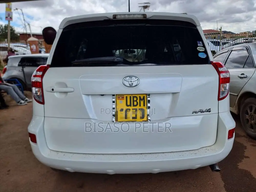 Toyota RAV4 2009 White