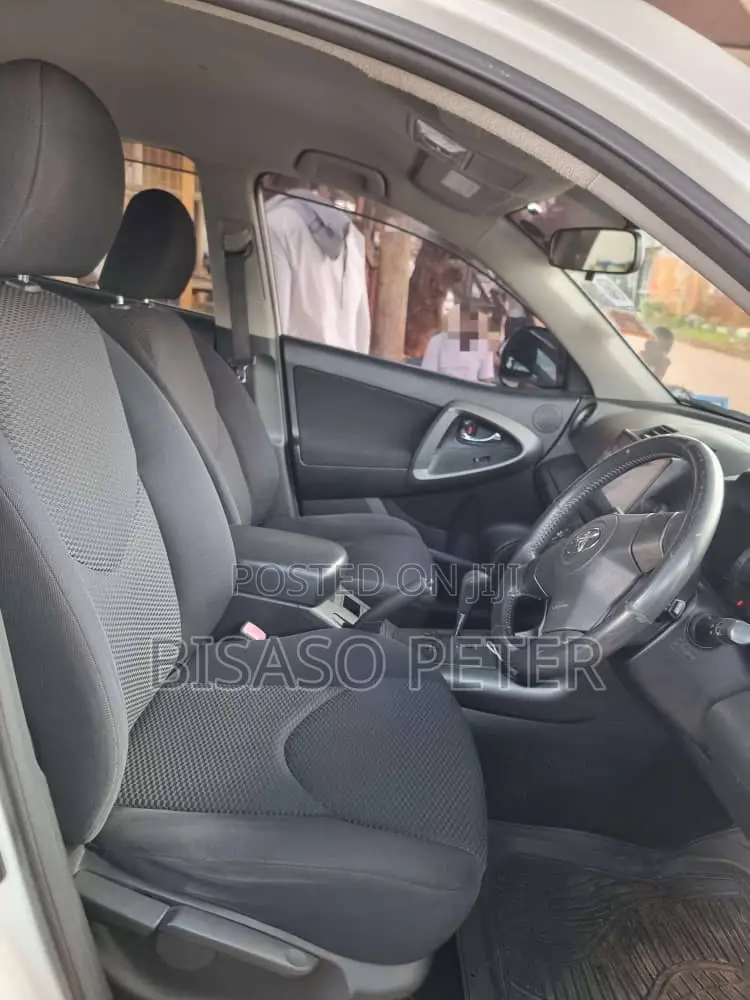 Toyota RAV4 2009 White