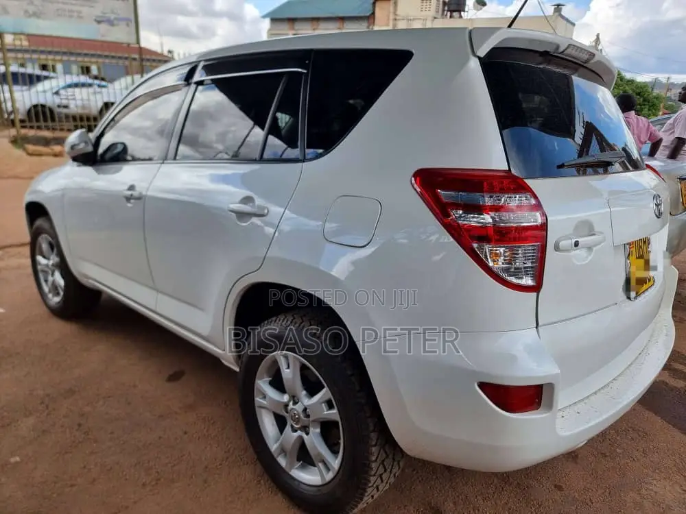 Toyota RAV4 2009 White