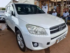 Toyota RAV4 2009 White
