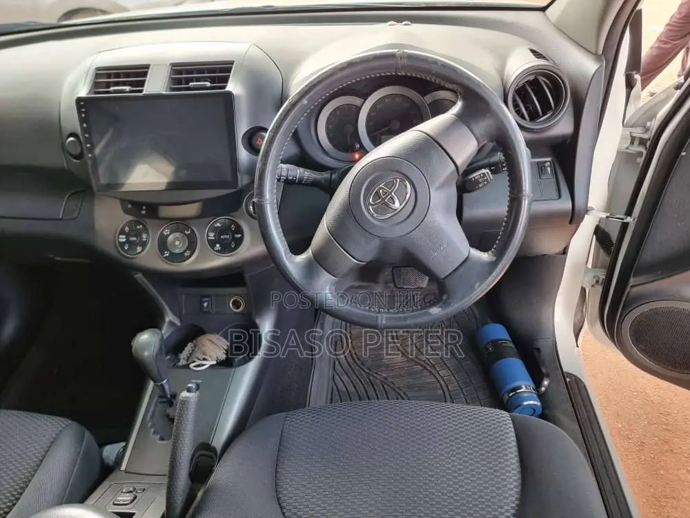 Toyota RAV4 2009 White