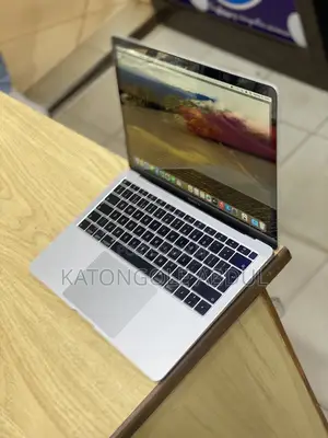 New Laptop Apple MacBook Air 8GB Intel Core I5 SSD 256GB