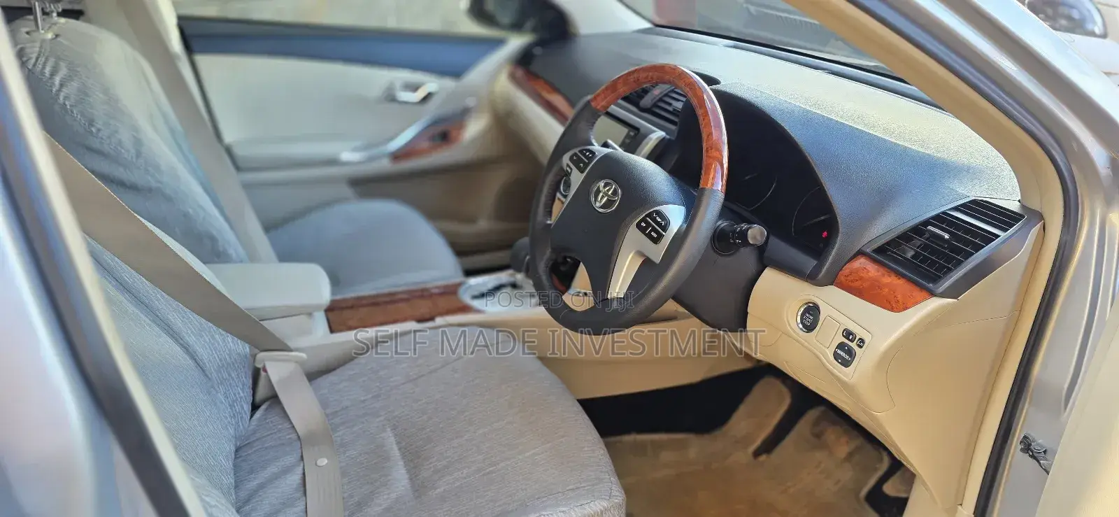 Toyota Premio 2016 Silver
