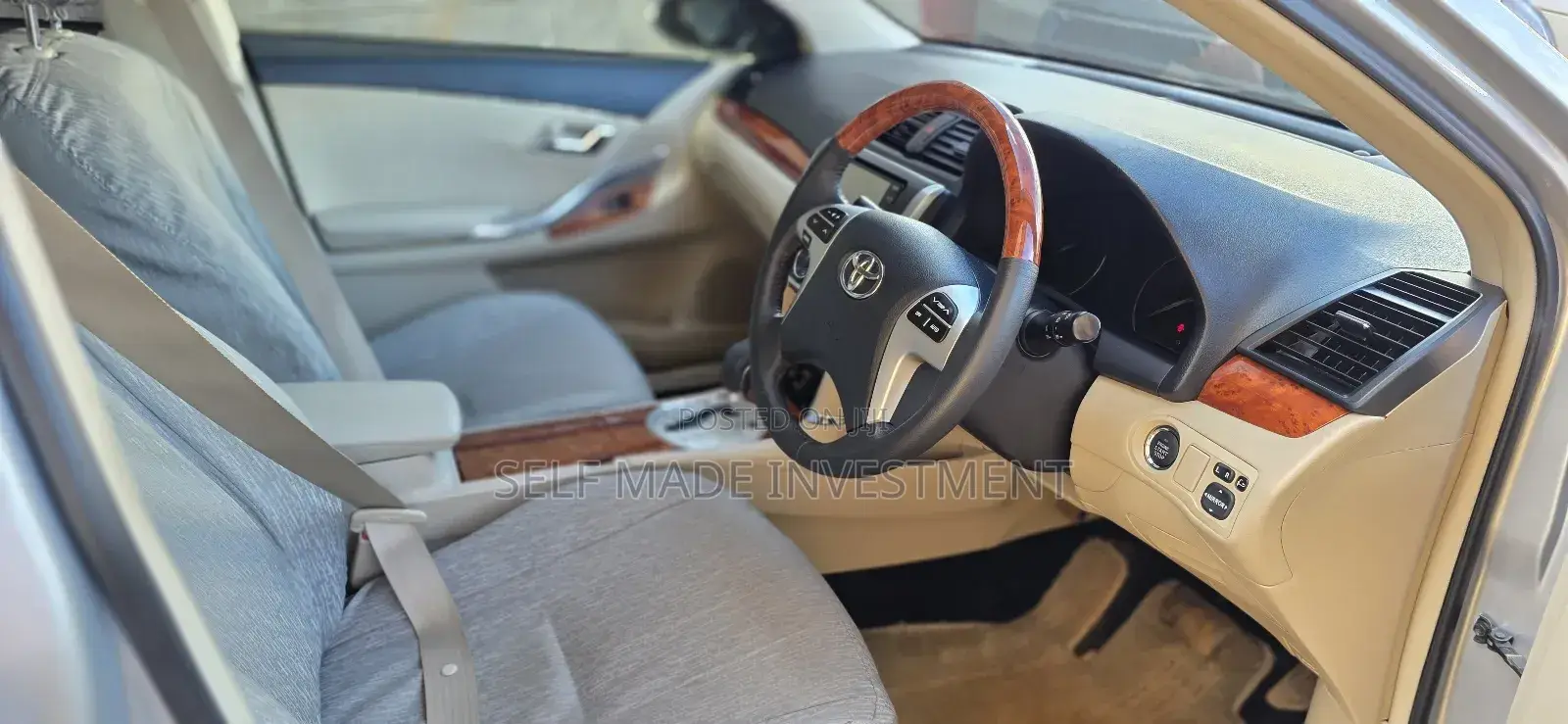 Toyota Premio 2016 Silver