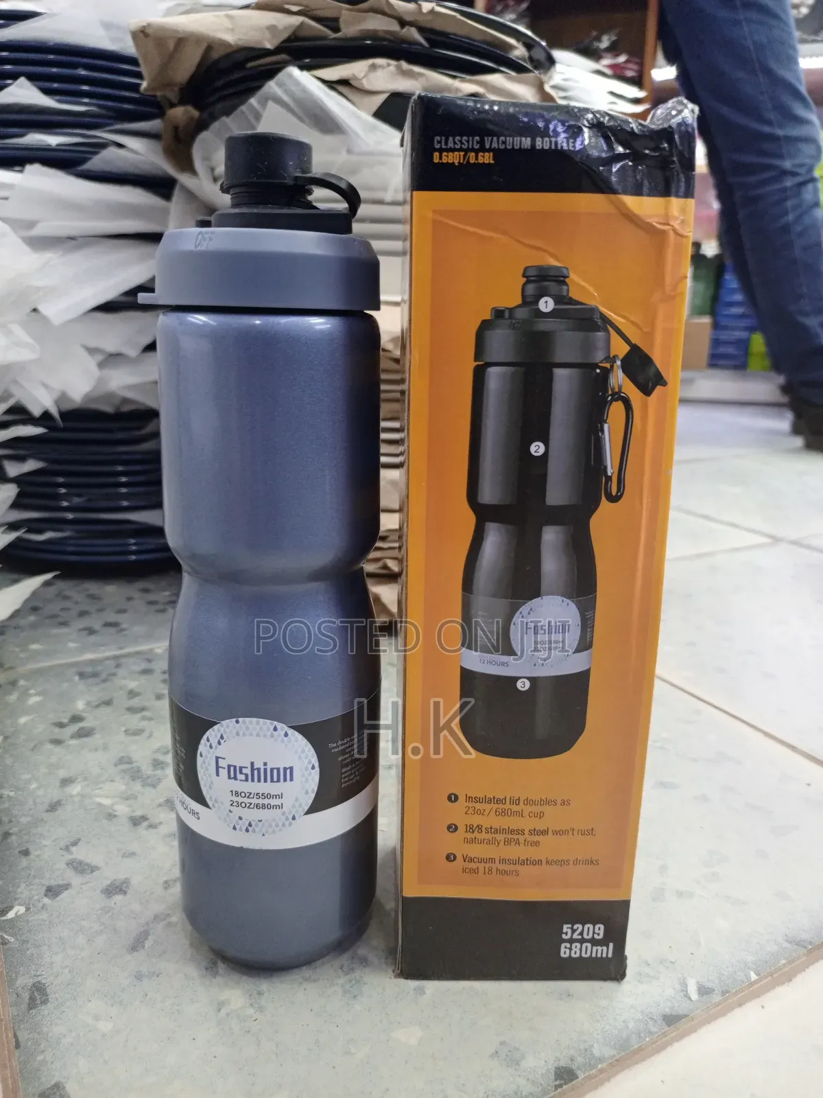 680ml Fashion Classic Vacuum Bottle