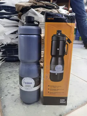 680ml Fashion Classic Vacuum Bottle