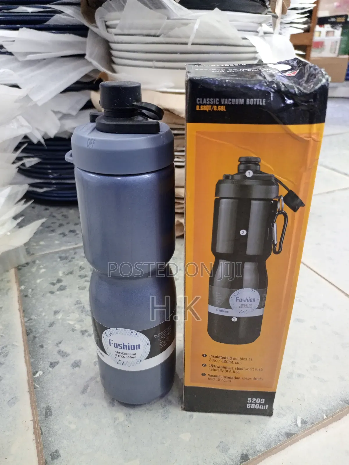 680ml Fashion Classic Vacuum Bottle