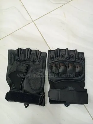 Black Colour Gym Gloves