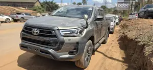 Toyota Hilux 2022 Green