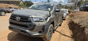 Toyota Hilux 2022 Green