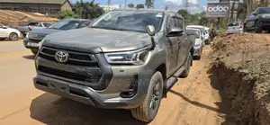 Toyota Hilux 2022 Green