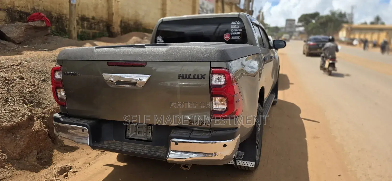 Toyota Hilux 2022 Green