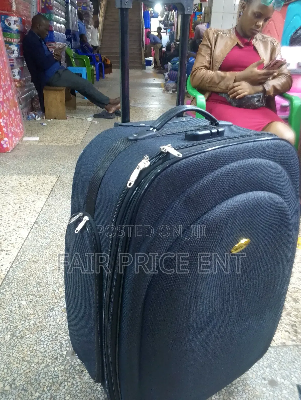 Cloth Suitcases. Large. ( Black).