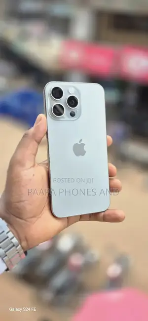 Apple iPhone 15 Pro Max 256 GB Gold