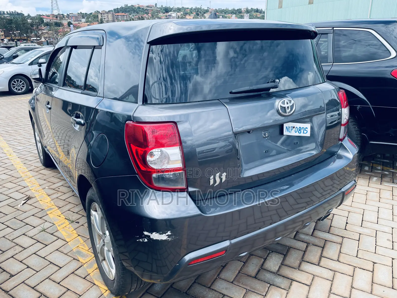 Toyota IST 2011 Gray