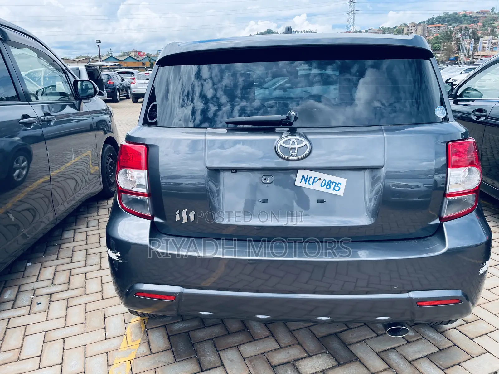 Toyota IST 2011 Gray