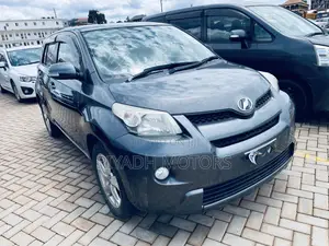 Toyota IST 2011 Gray