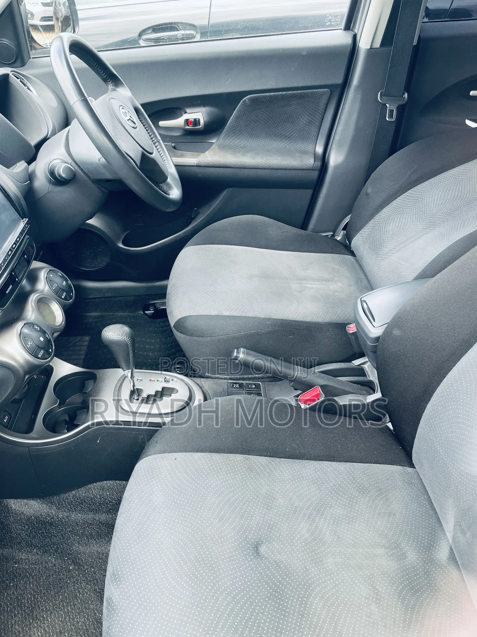 Toyota IST 2011 Gray