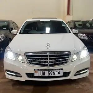 Mercedes-Benz E350 Base BlueTec Sedan (3.0L 6cyl 7A) 2012 White