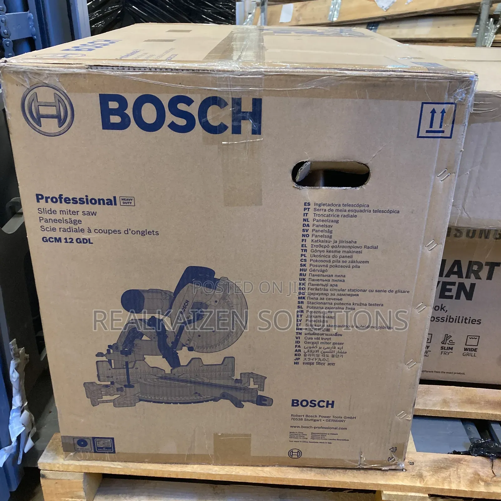 Bosch Professional Dual Laser Line Radial Miter Saw 2000w