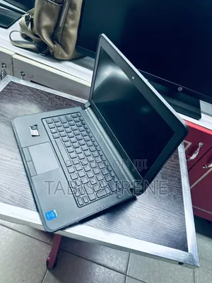 New Laptop Dell Latitude 3180 8GB Intel Core I5 HDD+SSD 500GB